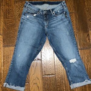 Light wash, minimal rips jeans